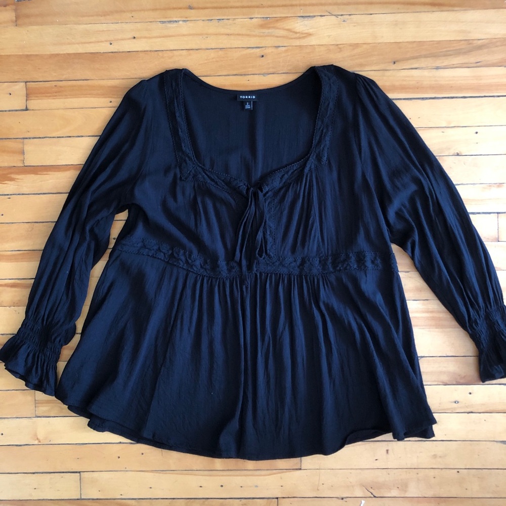Torrid 2 Black Long-Sleeve Tie-Front Whimsigoth Peasant Top Hot Topic